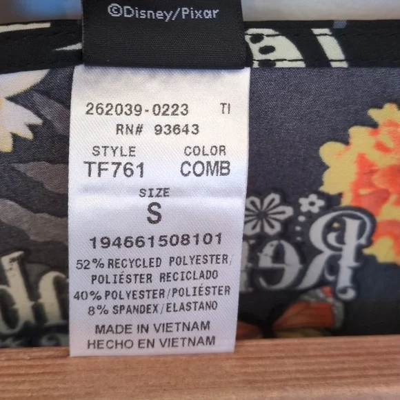 NWT Women's S Coco Scrub Top Tooniforms Disney Pixar Sugar Skull Floral Marigold - Picture 9 of 10